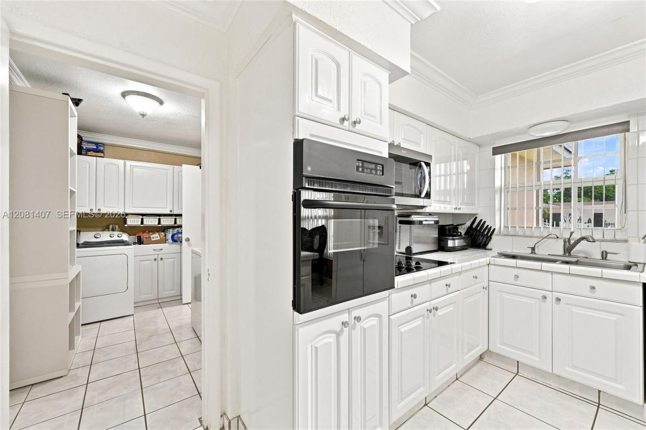 4470 NW 171st Ter, Miami Gardens, FL 33055 Photo