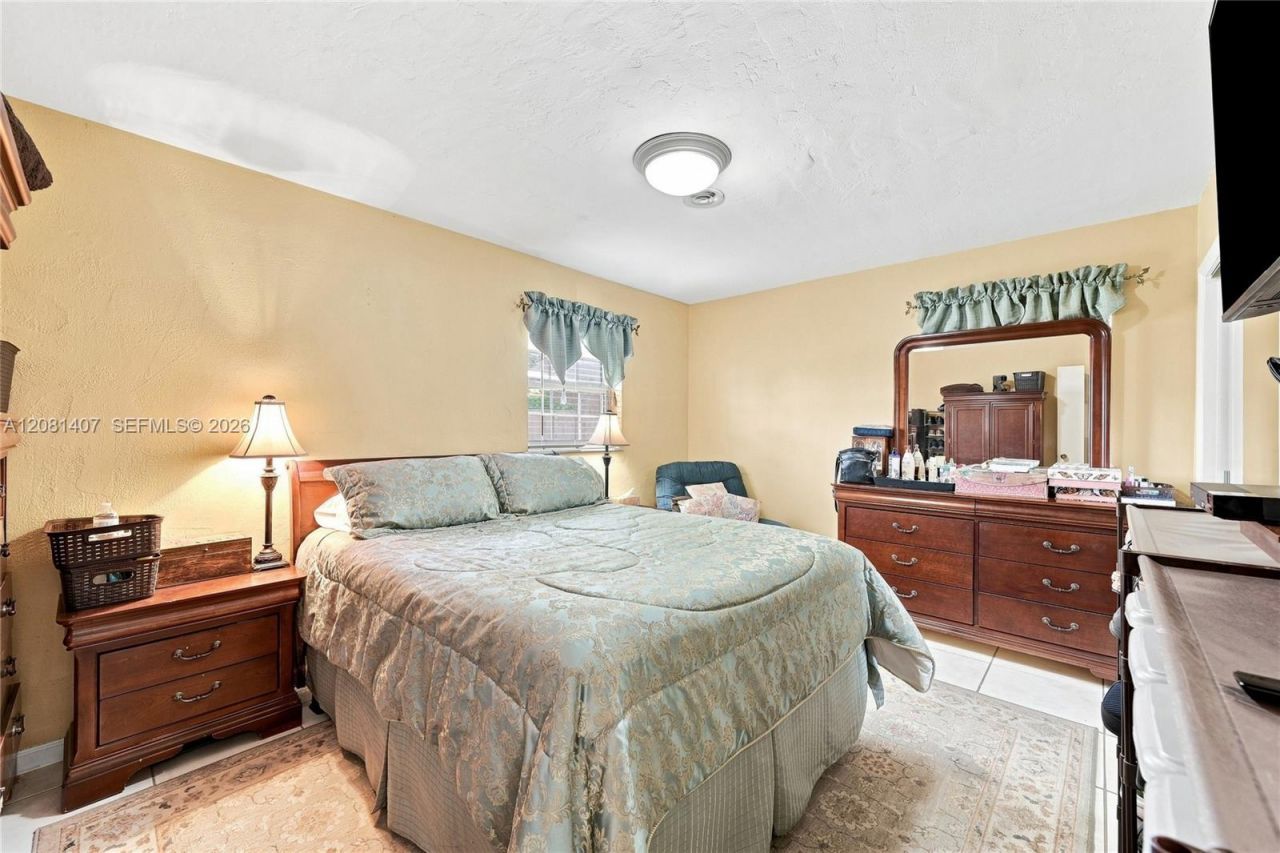 4470 NW 171st Ter, Miami Gardens, FL 33055 Photo