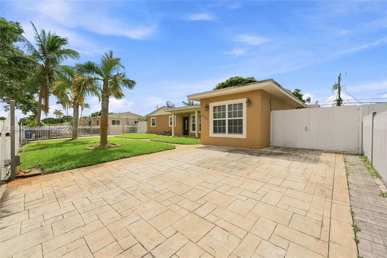 4470 NW 171st Ter, Miami Gardens, FL 33055 Photo