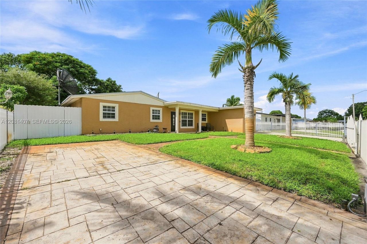 4470 NW 171st Ter, Miami Gardens, FL 33055 Photo