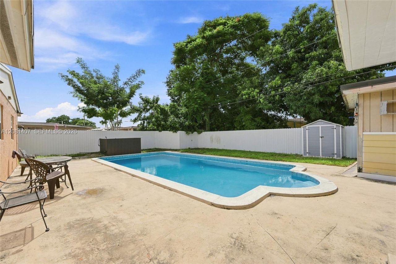 4470 NW 171st Ter, Miami Gardens, FL 33055 Photo