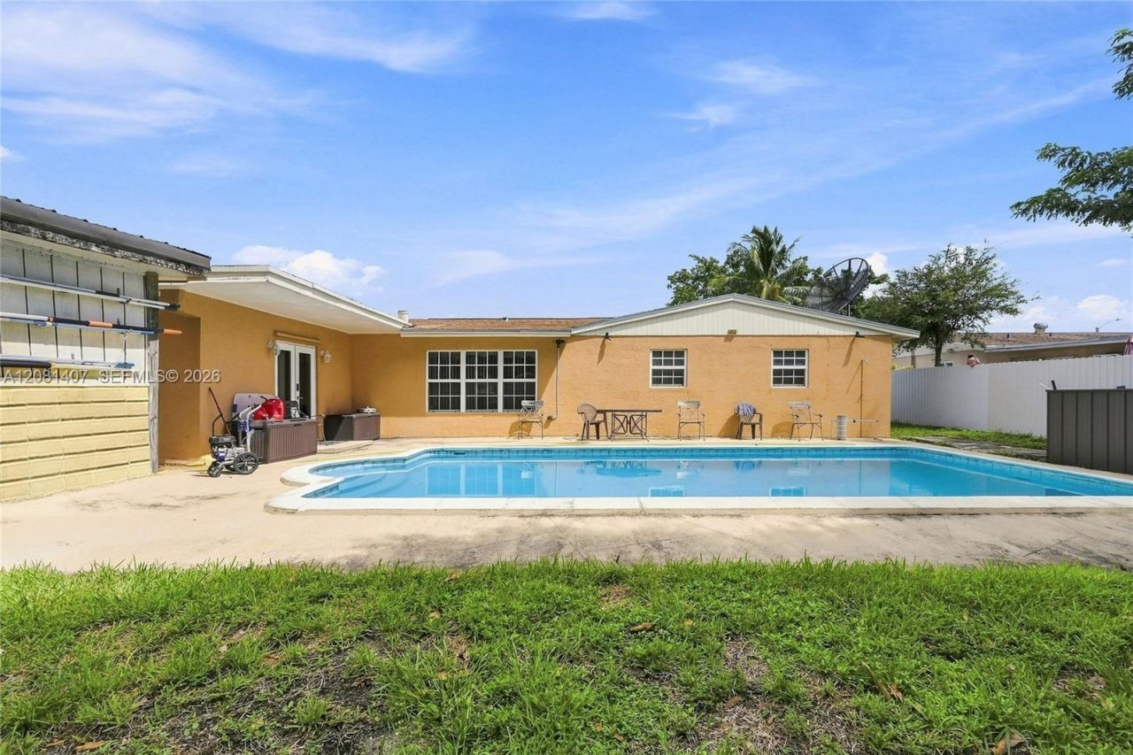 4470 NW 171st Ter, Miami Gardens, FL 33055 Photo
