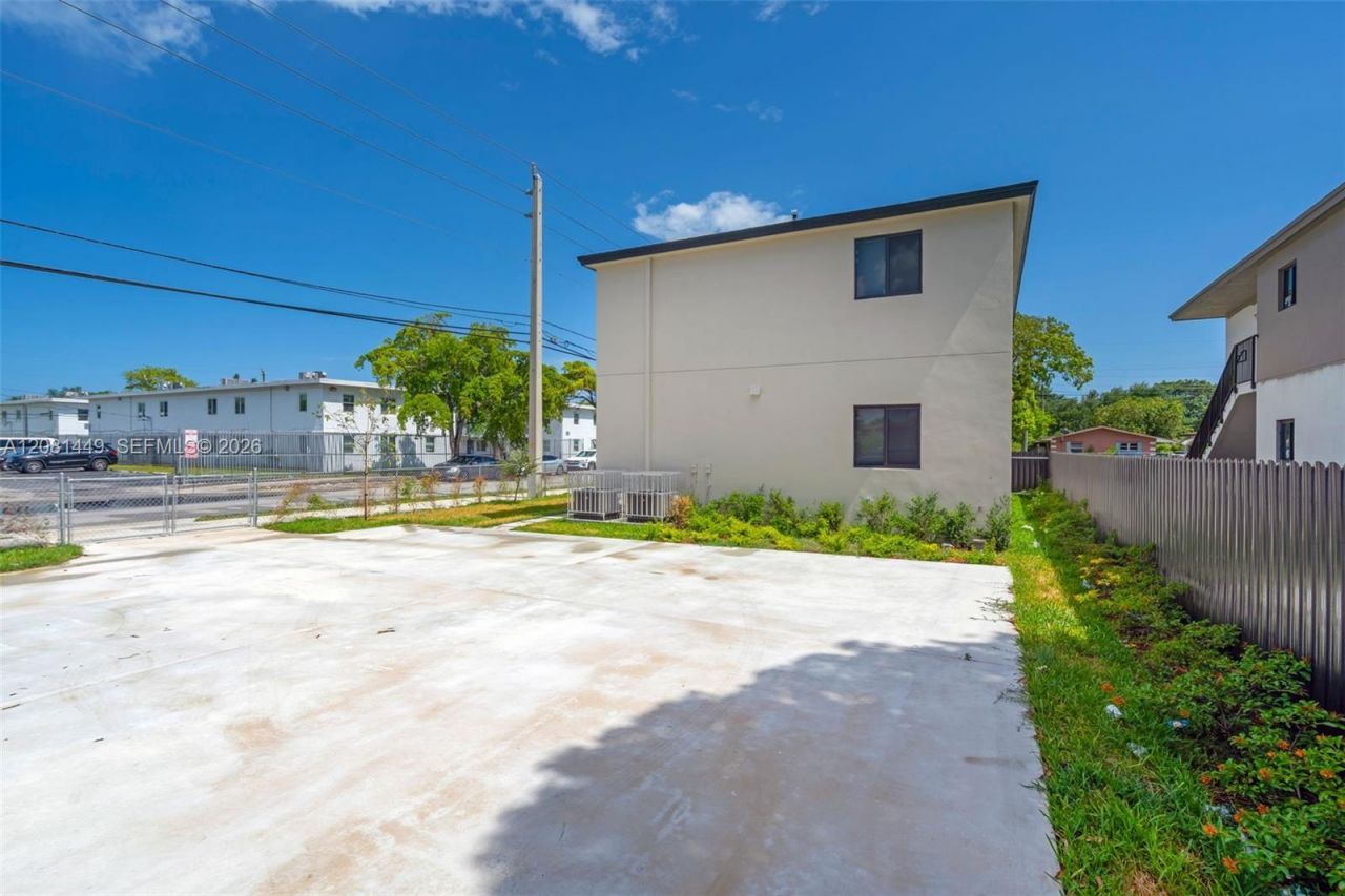 6500 NW 21st Ave, Unit 6502, Miami, FL 33147 Photo