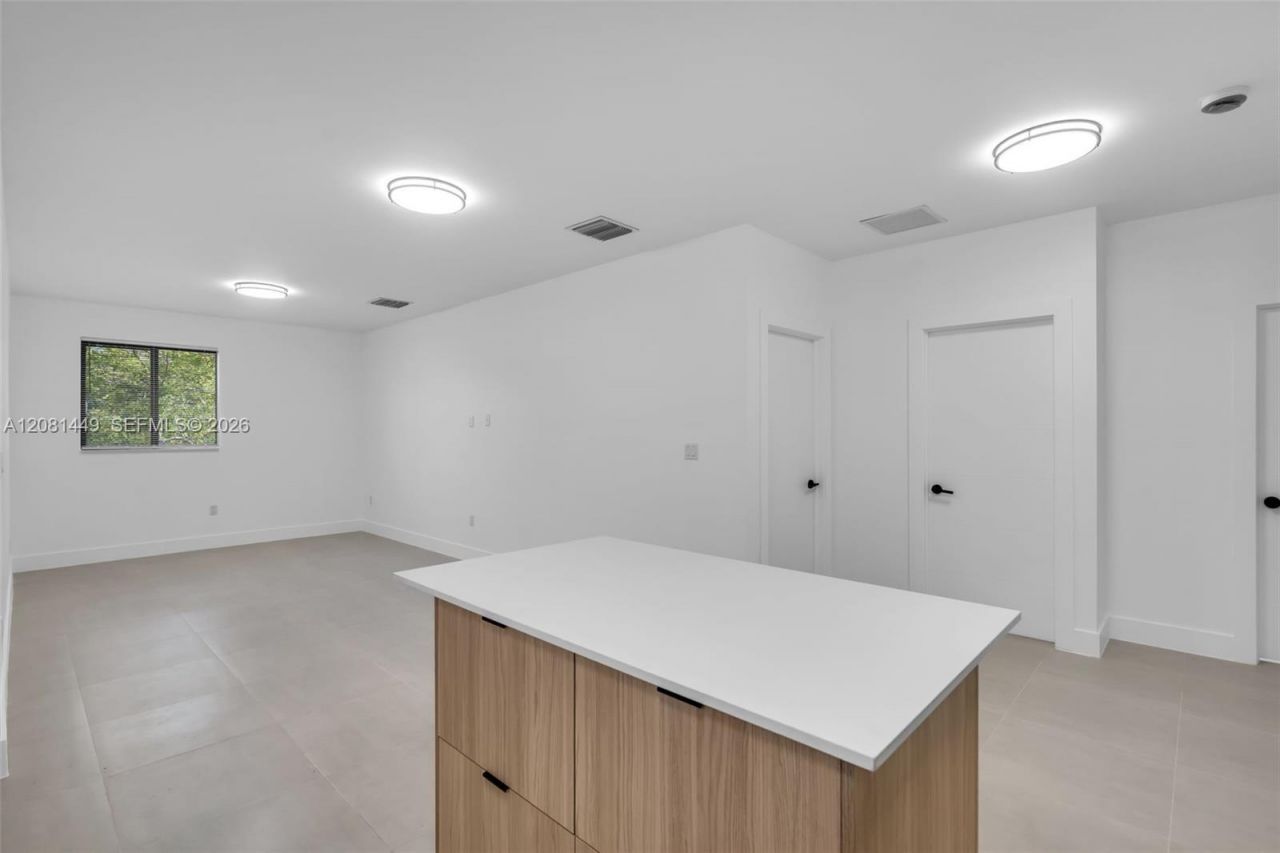 6500 NW 21st Ave, Unit 6502, Miami, FL 33147 Photo