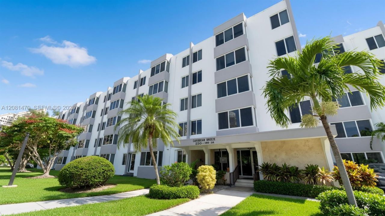 250 180th Dr , Unit 158, Sunny Isles Beach, FL 33160 Photo