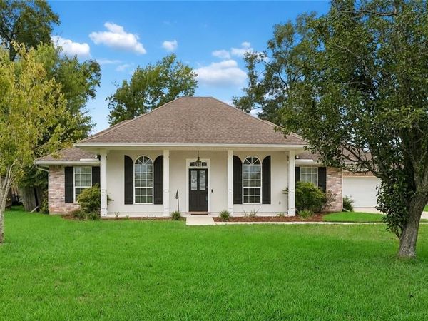6039 CHATEAU LOIRE Circle , Mandeville, LA 70448