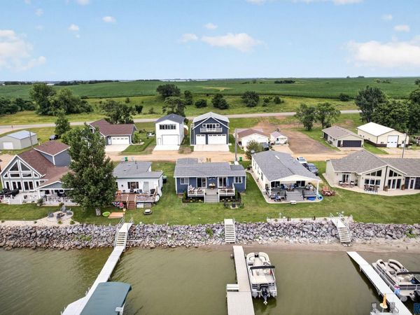 182 N Lake Dr, Castlewood, SD 57223