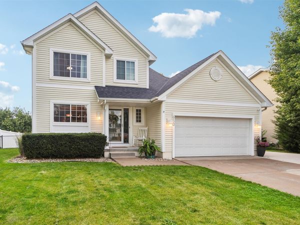 650 SE Parker Drive , Waukee, IA 50263