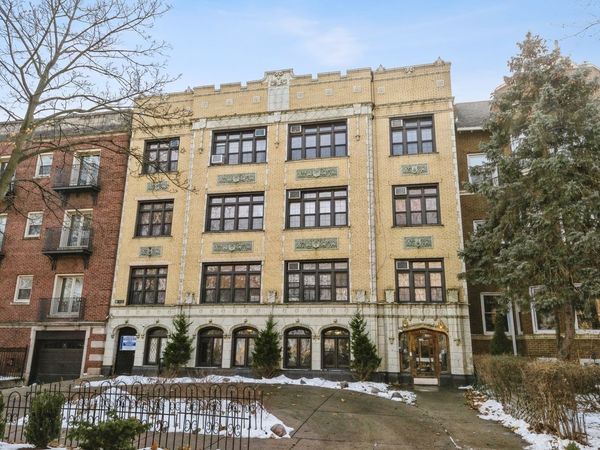 1127 W Farwell Avenue , Unit 106, Chicago, IL 60626