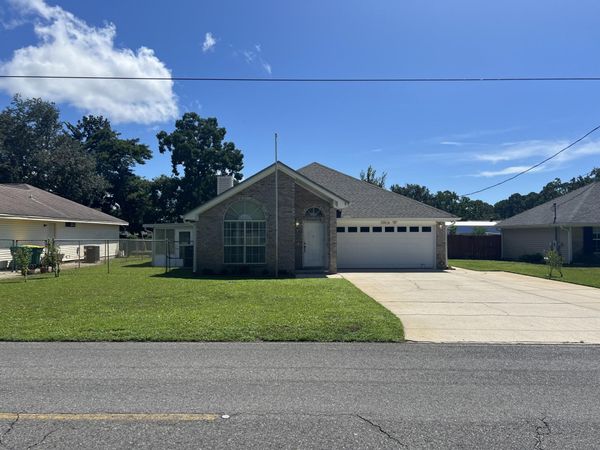 388 Rosewood Street, Mary Esther, FL 32569