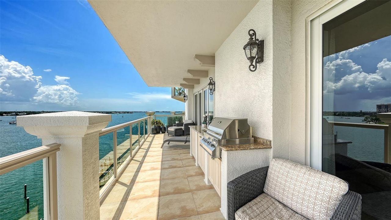 464 Golden Gate Point, Unit 702, Sarasota, FL 34236 Photo