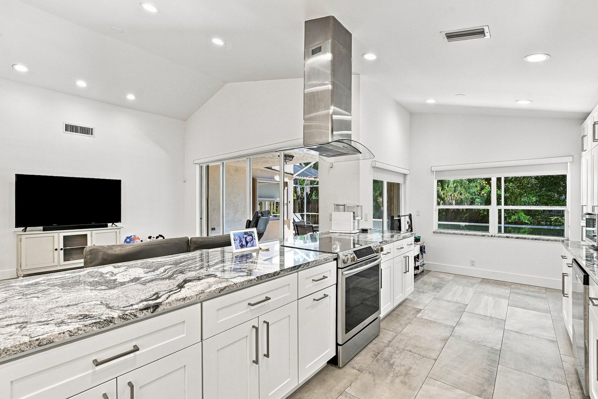 1031 NW 108th Avenue, Plantation, FL 33322 Photo