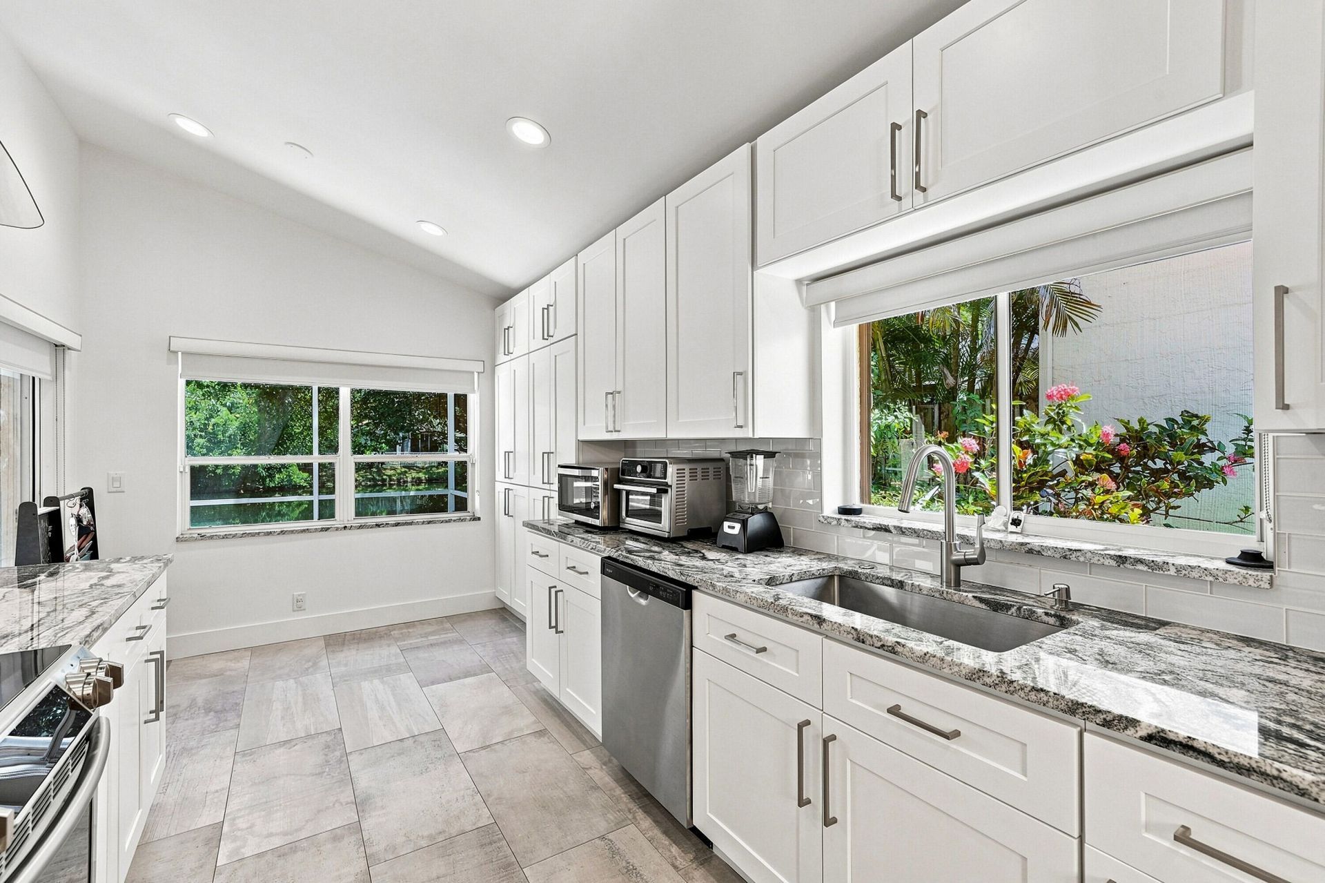 1031 NW 108th Avenue, Plantation, FL 33322 Photo