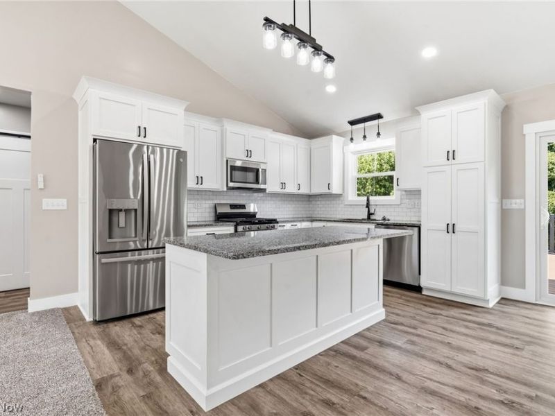10379 Private Road 275 , Millersburg, OH 44654 Photo 16