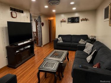 25645 Andover Drive, Dearborn Heights, Mi 48125