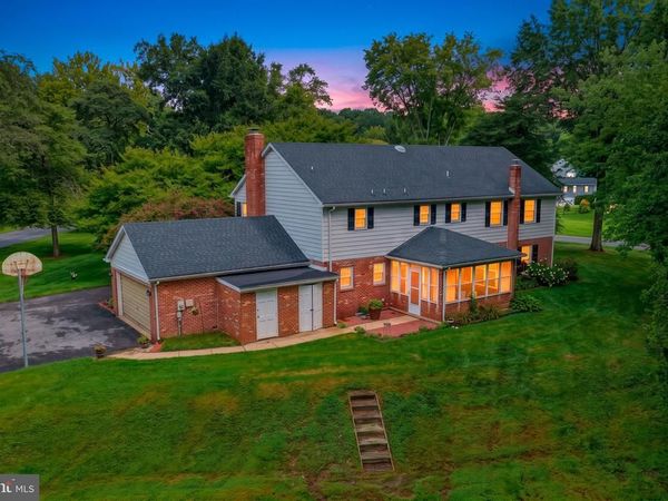301 CARAVEL DRIVE, BEAR, DE 19701