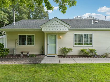 127 Farm House Court Manorville, NY 11949
