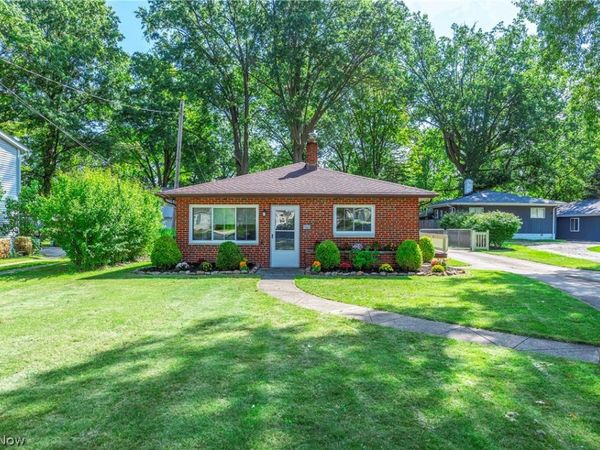 1565 Canterbury Road , Westlake, OH 44145
