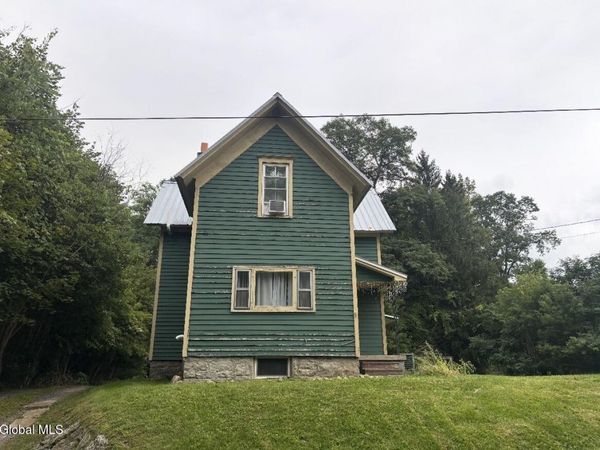 114 Stone Church Road, Amsterdam, NY 12177
