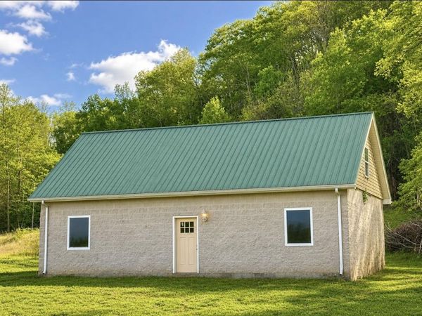 7147 New Gallatin Road , Adolphus, KY 42120
