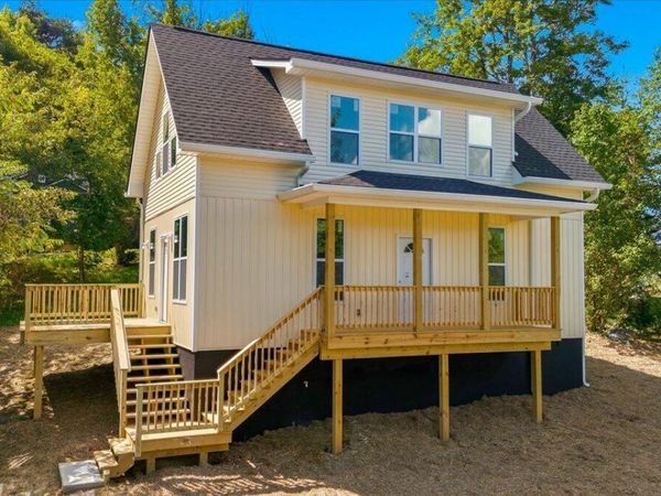 230 Leslie St, Harriman, TN 37748