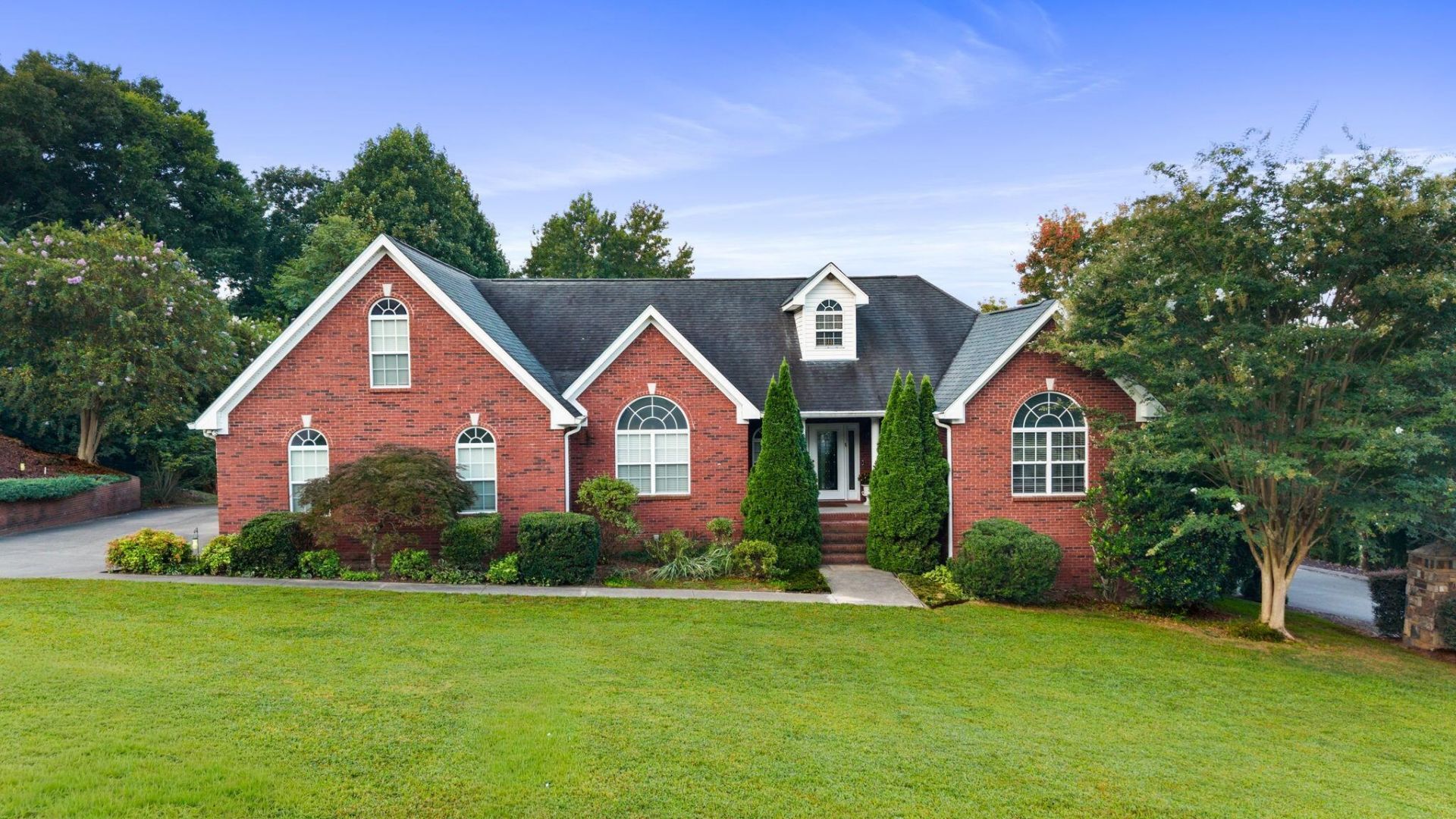 9120 Greystone Valley Drive Ooltewah, TN 37363