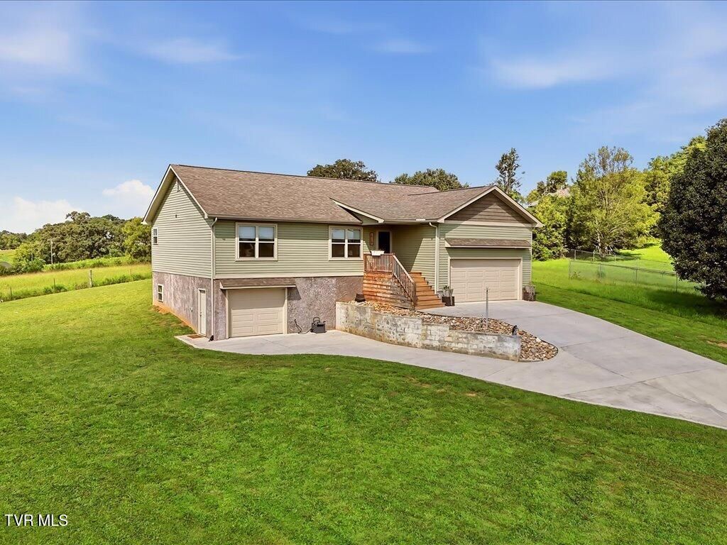 628 English Meadows Drive, White Pine, TN 37890 Main Photo