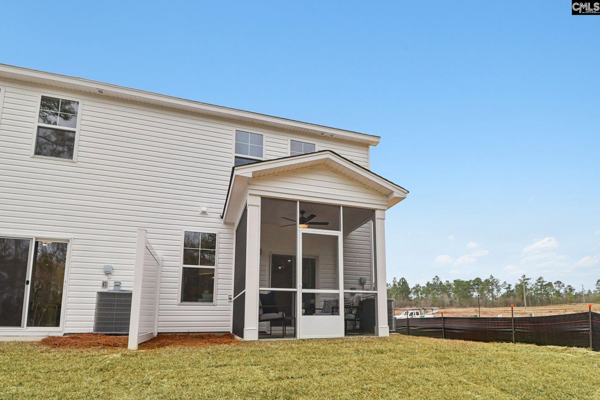 2001 Armada Road Photo 10