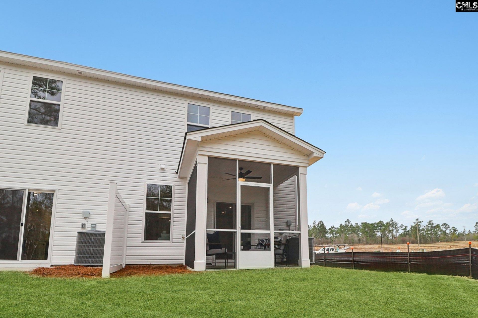 2001 Armada Road Photo 12