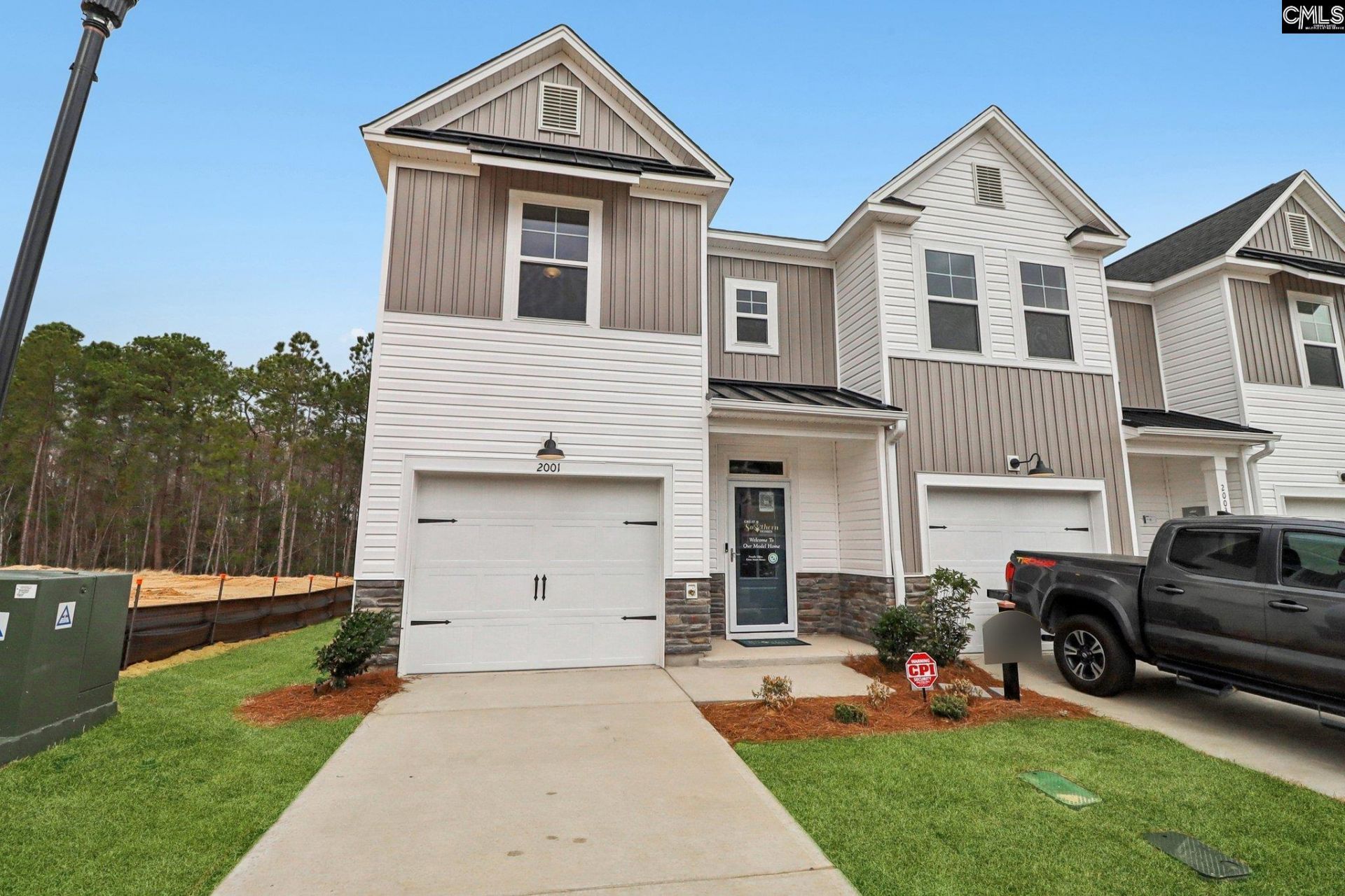 2001 Armada Road Photo 7