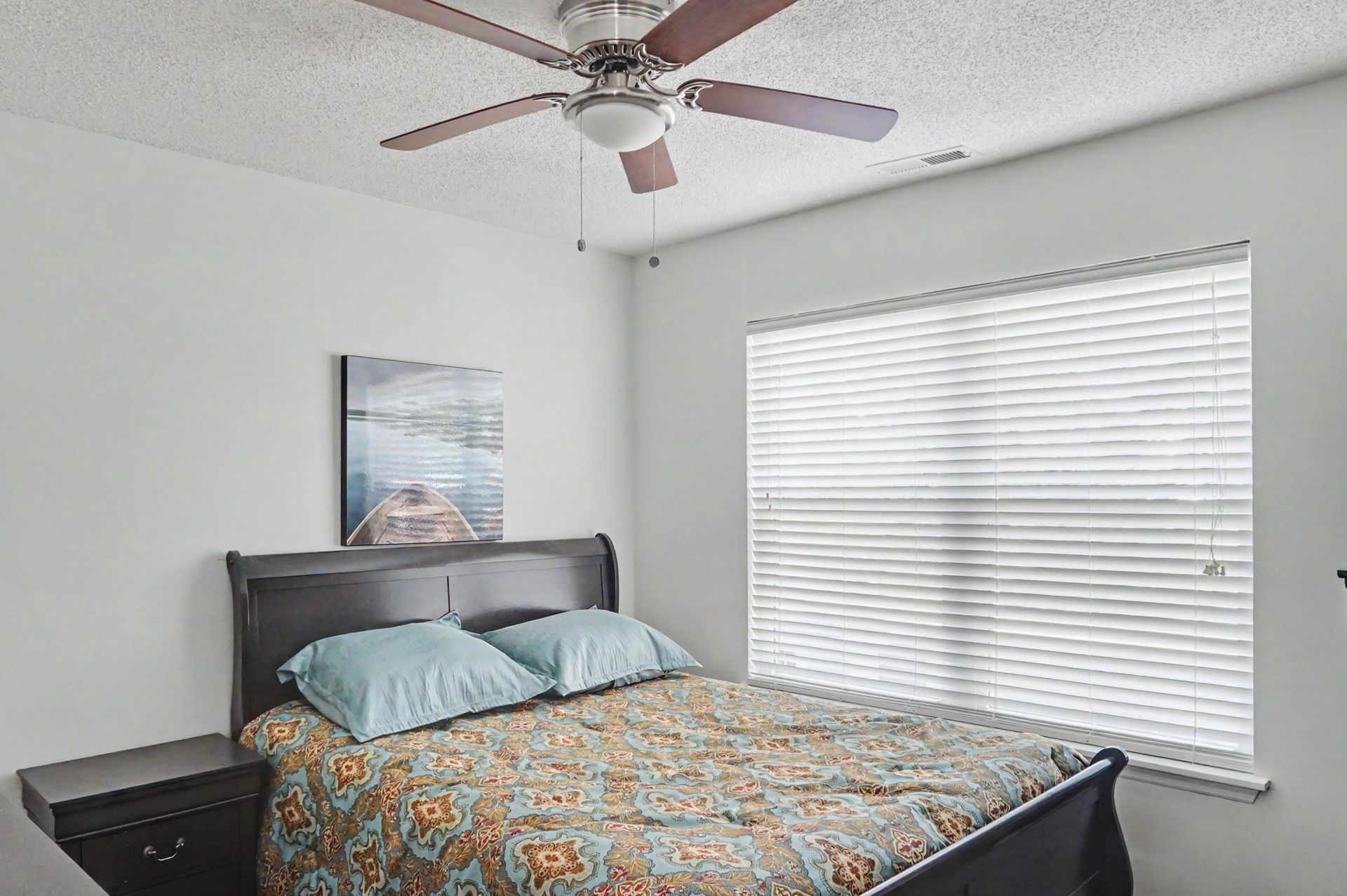 1010 Charles St. Photo 13