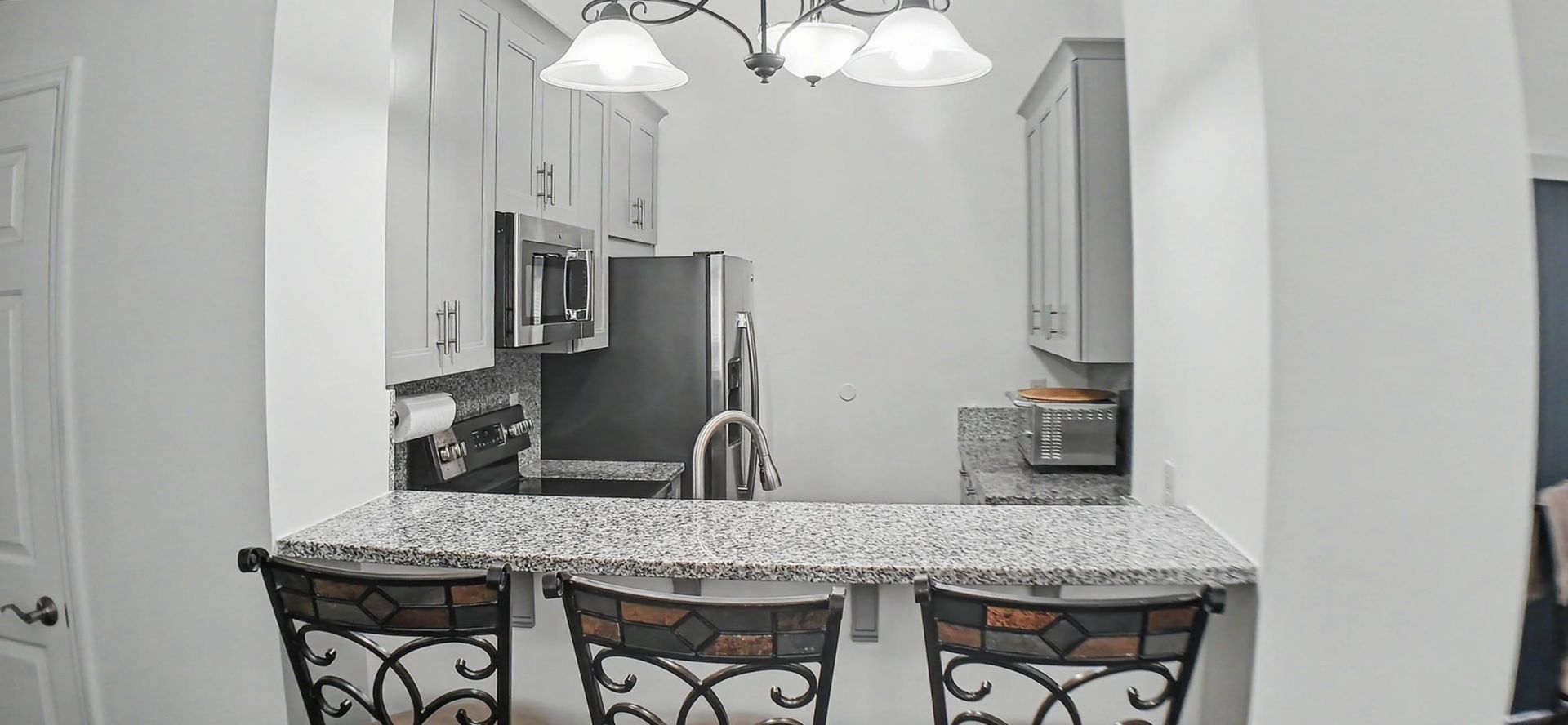 1010 Charles St. Photo 7