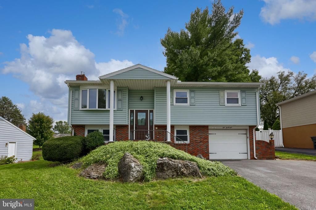 131 S OAK STREET , LITITZ, PA 17543