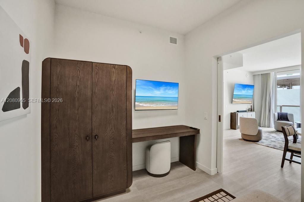 1611 SW 2nd Ave , Unit 402, Miami, FL 33129 Photo