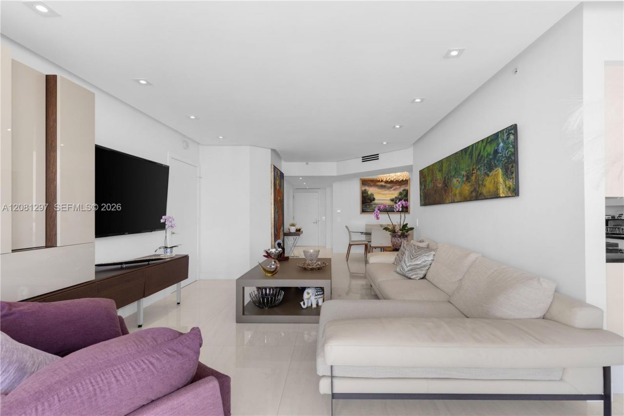 21055 Yacht Club Dr , Unit 2807, Aventura, FL 33180 Photo