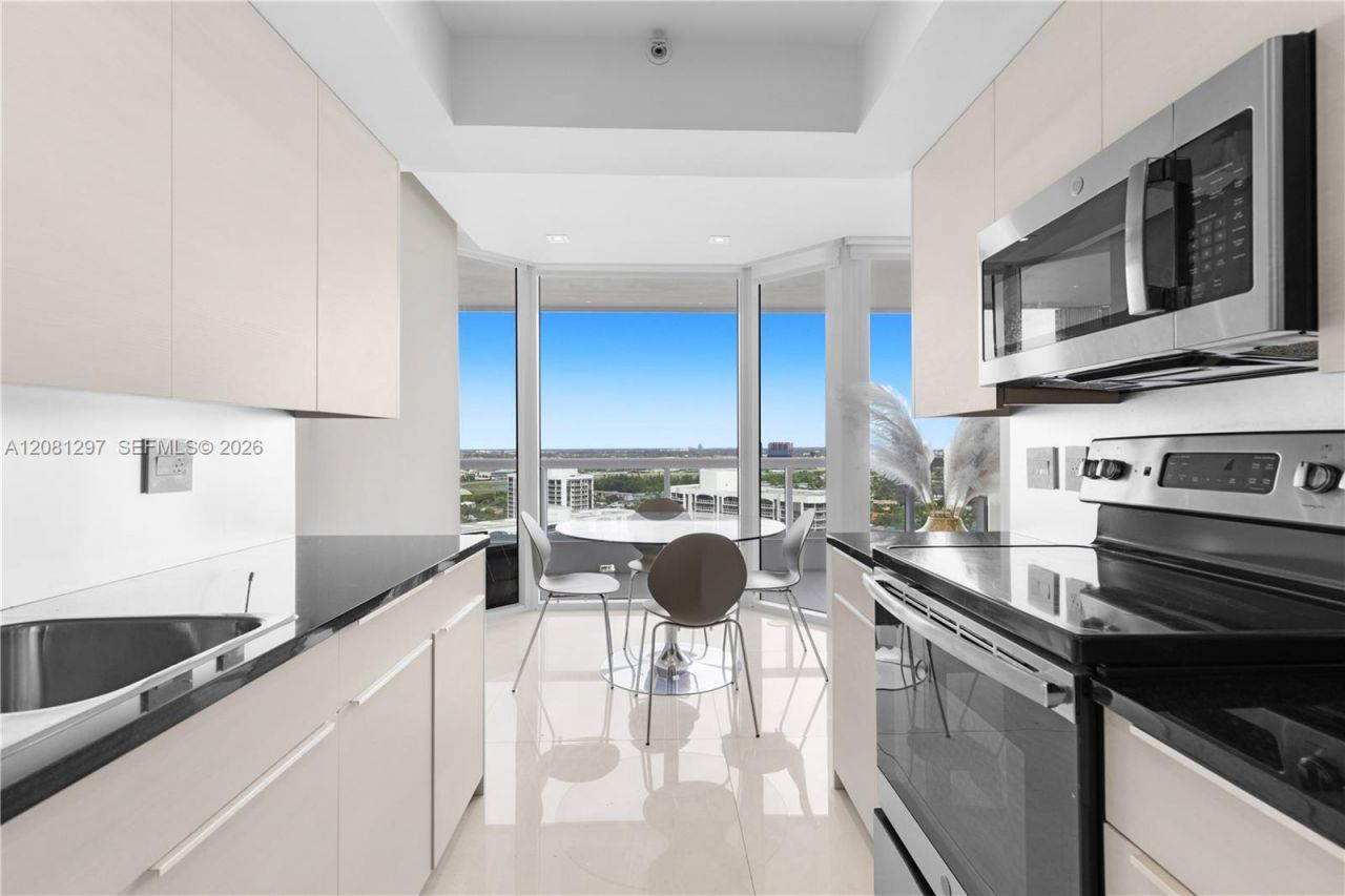 21055 Yacht Club Dr , Unit 2807, Aventura, FL 33180 Photo