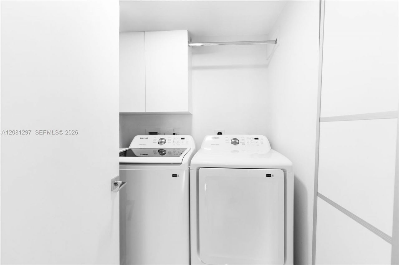 21055 Yacht Club Dr , Unit 2807, Aventura, FL 33180 Photo