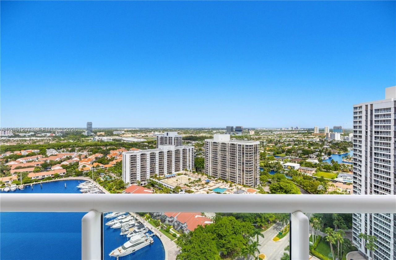 21055 Yacht Club Dr , Unit 2807, Aventura, FL 33180 Photo