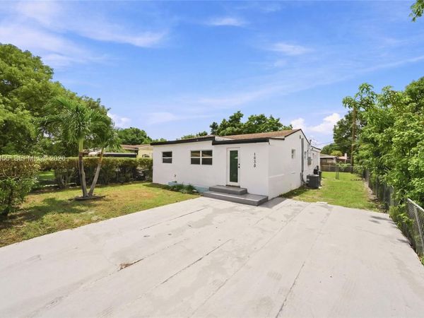 1838 NW 57th St, Miami, FL 33142
