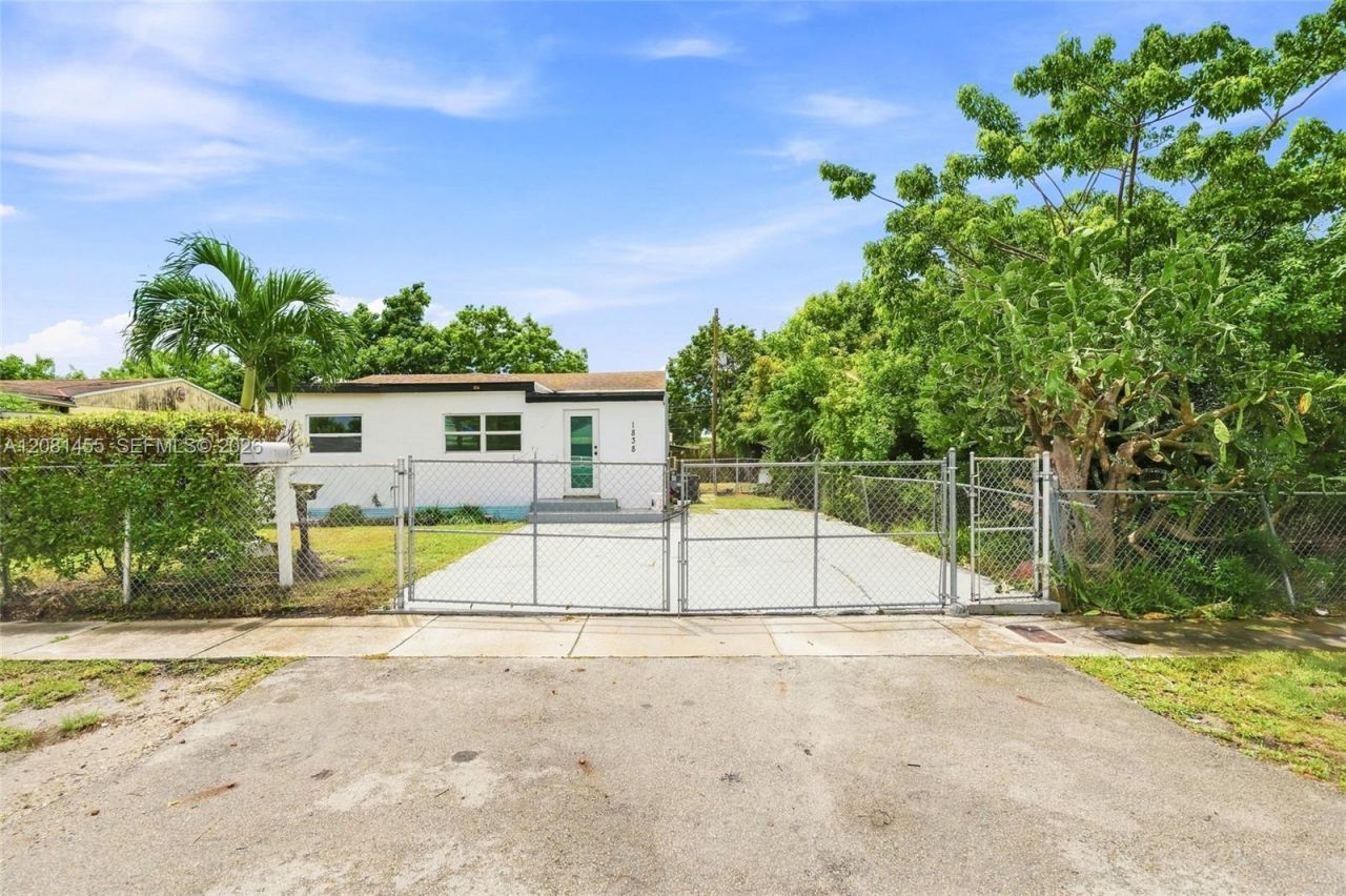 1838 NW 57th St, Miami, FL 33142 Photo