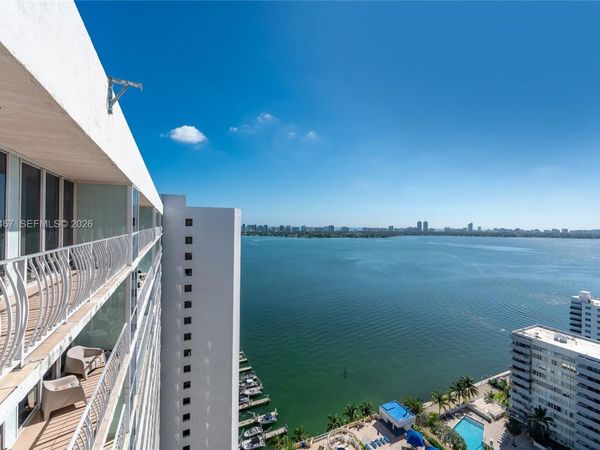 7601 E Treasure Dr , Unit PH224, North Bay Village, FL 33141