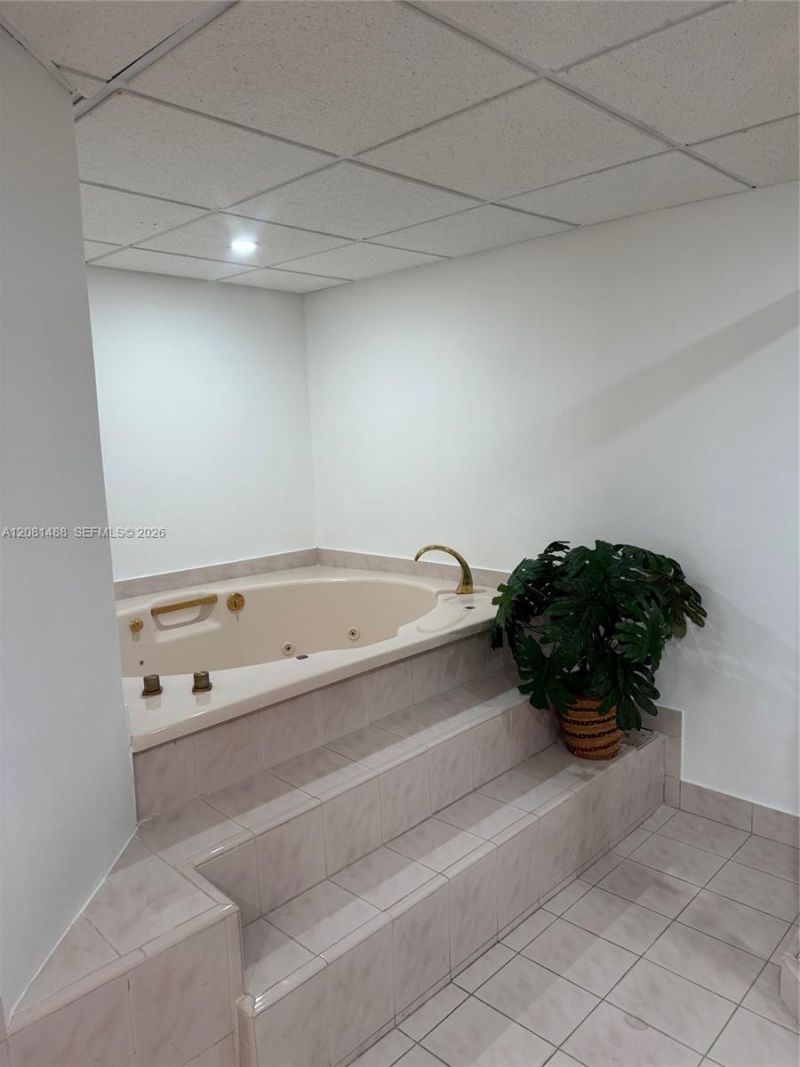 8877 Collins Ave , Unit 708, Surfside, FL 33154 Photo