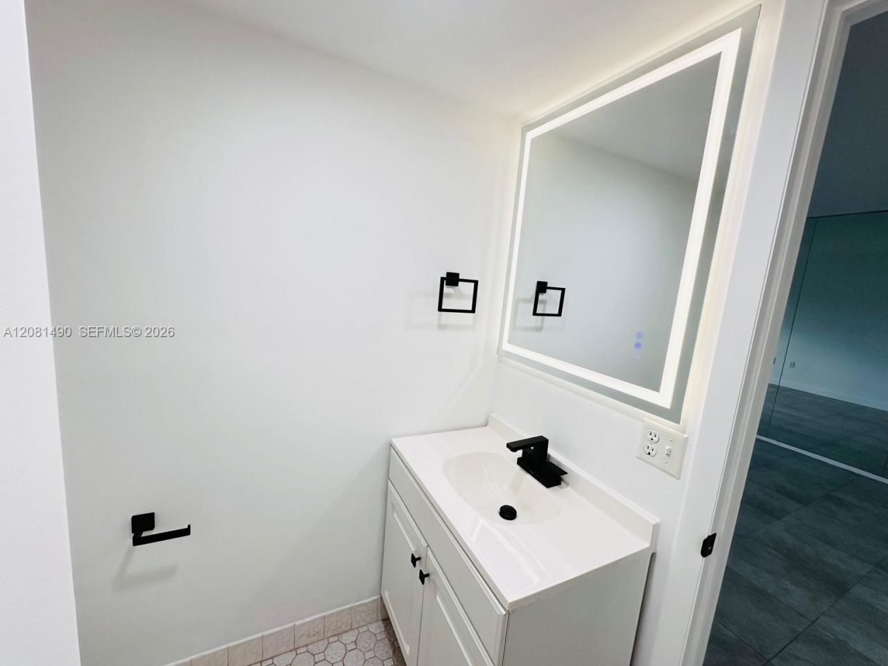 3490 Foxcroft Rd , Unit B208, Miramar, FL 33025 Photo