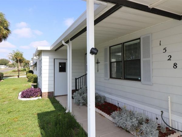 1528 W SCHWARTZ BOULEVARD , LADY LAKE, FL 32159