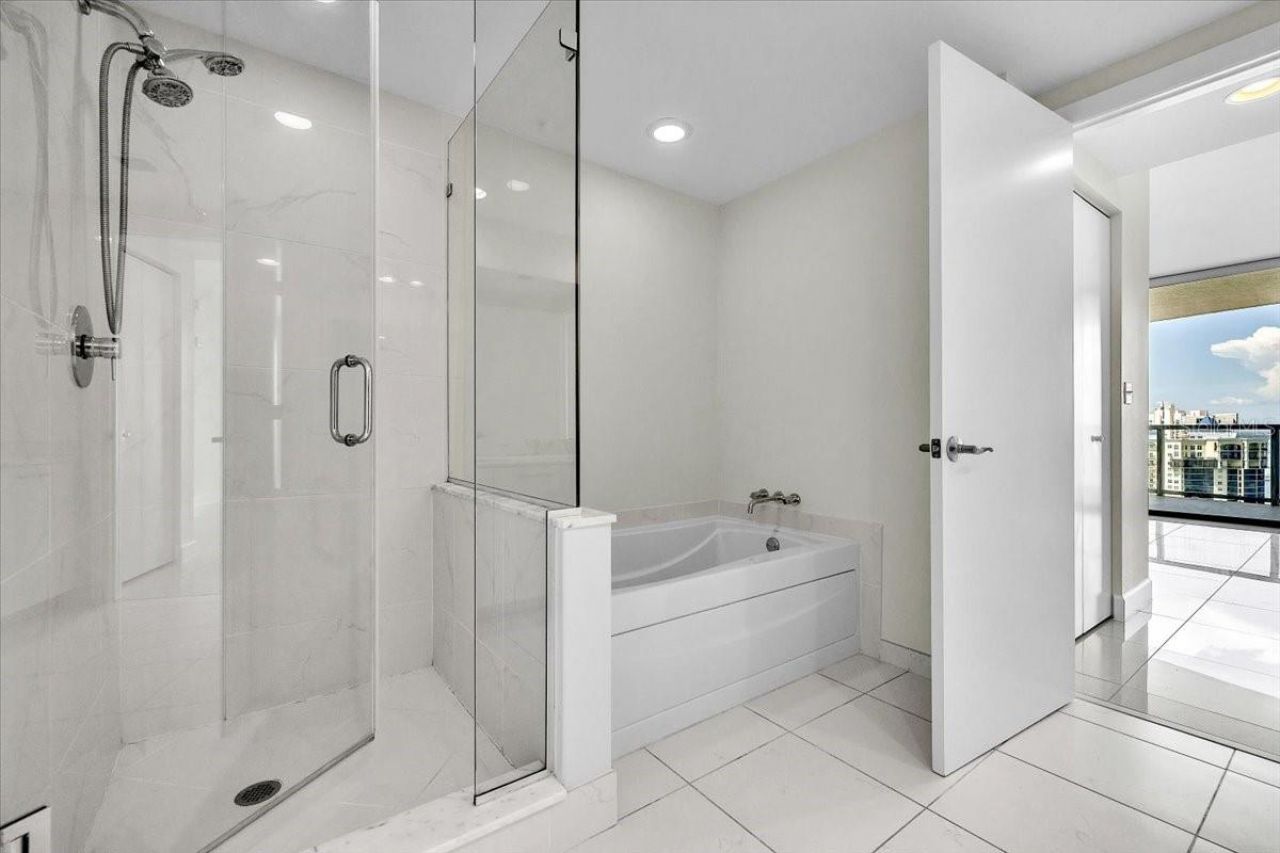 3000 Oasis Grand Boulevard , Unit 2802, Fort Myers, FL 33916 Photo