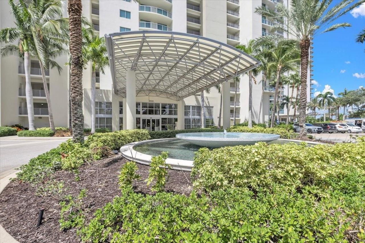 3000 Oasis Grand Boulevard, Unit 2802, Fort Myers, FL 33916 Photo