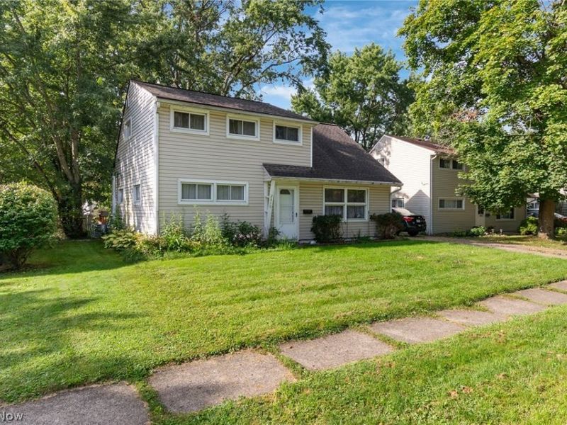 2610 Owaisa Road, Cuyahoga Falls, OH 44221 Photo 2