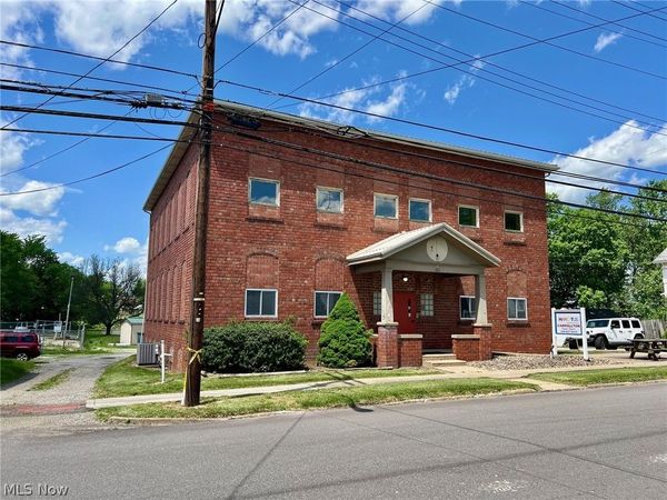611 High Street NW, Carrollton, OH 44615
