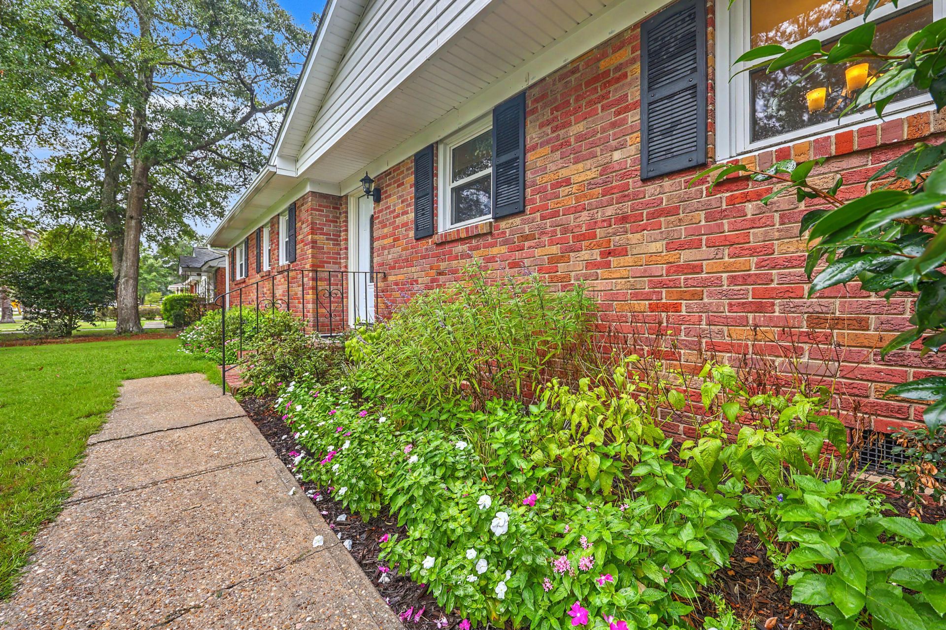 1510 Manor Boulevard Photo 10
