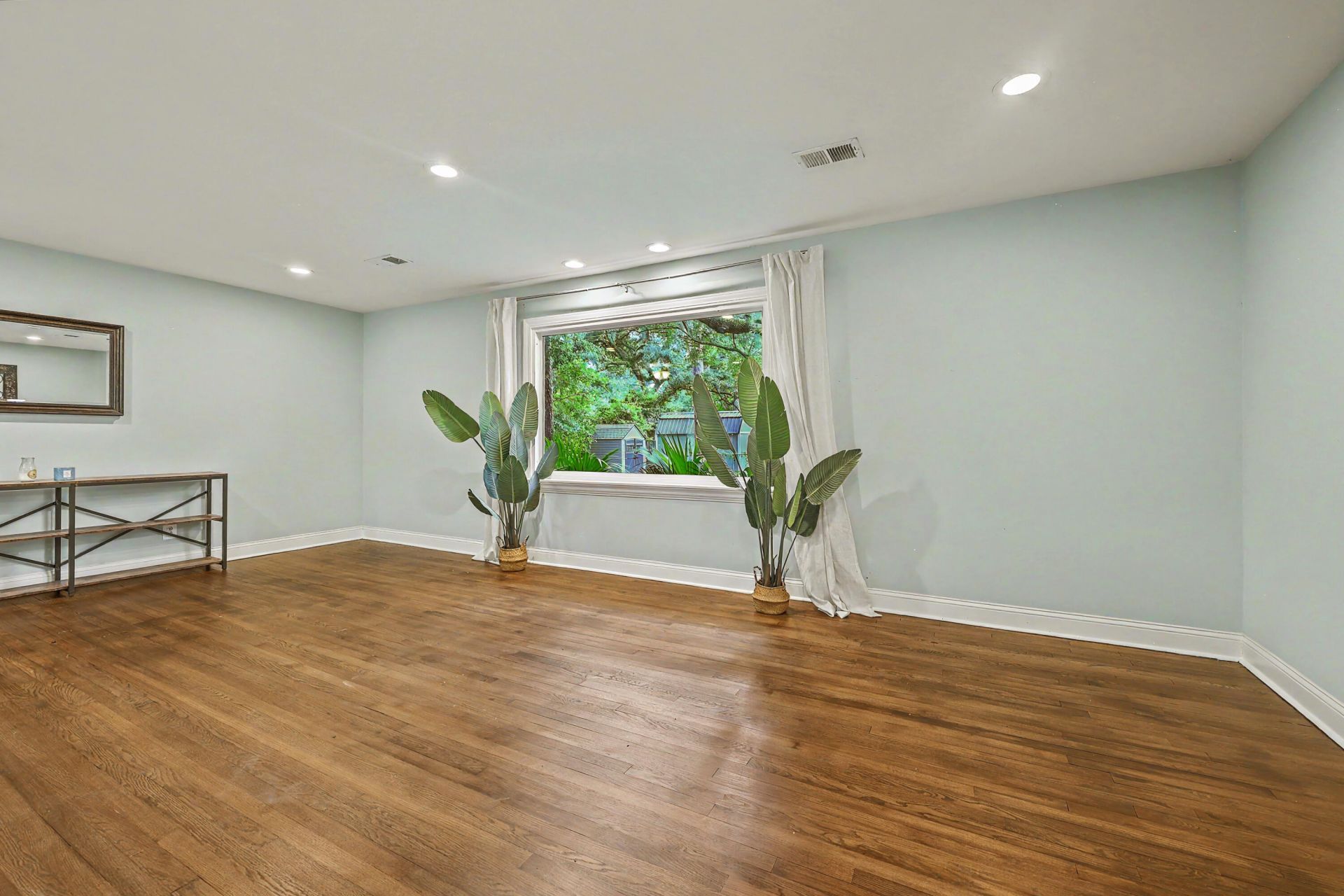 1510 Manor Boulevard Photo 13